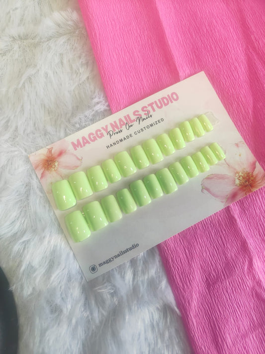 LEMONGREEN SQUARE NAILS
