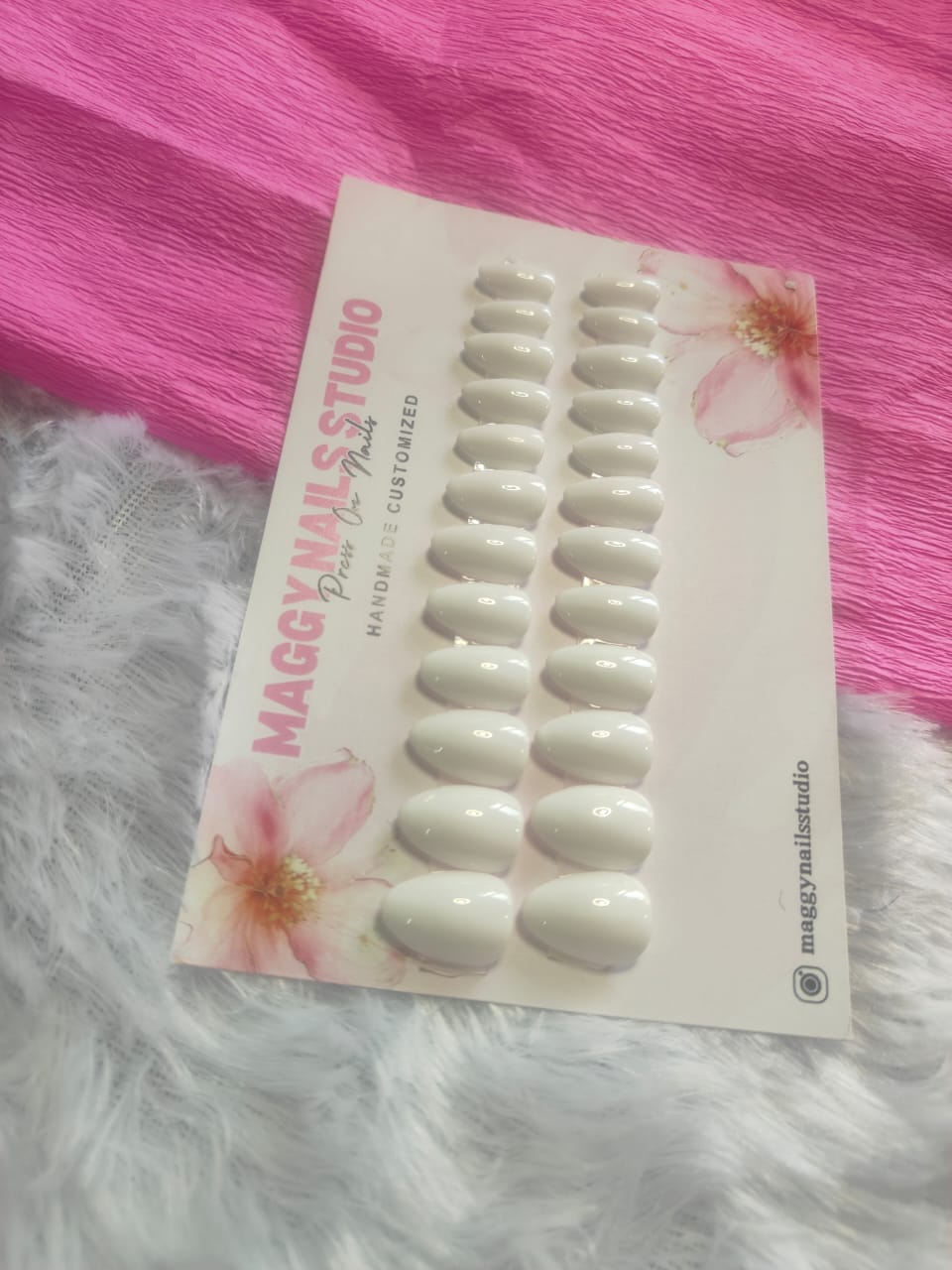 WHITE ALMOND NAILS